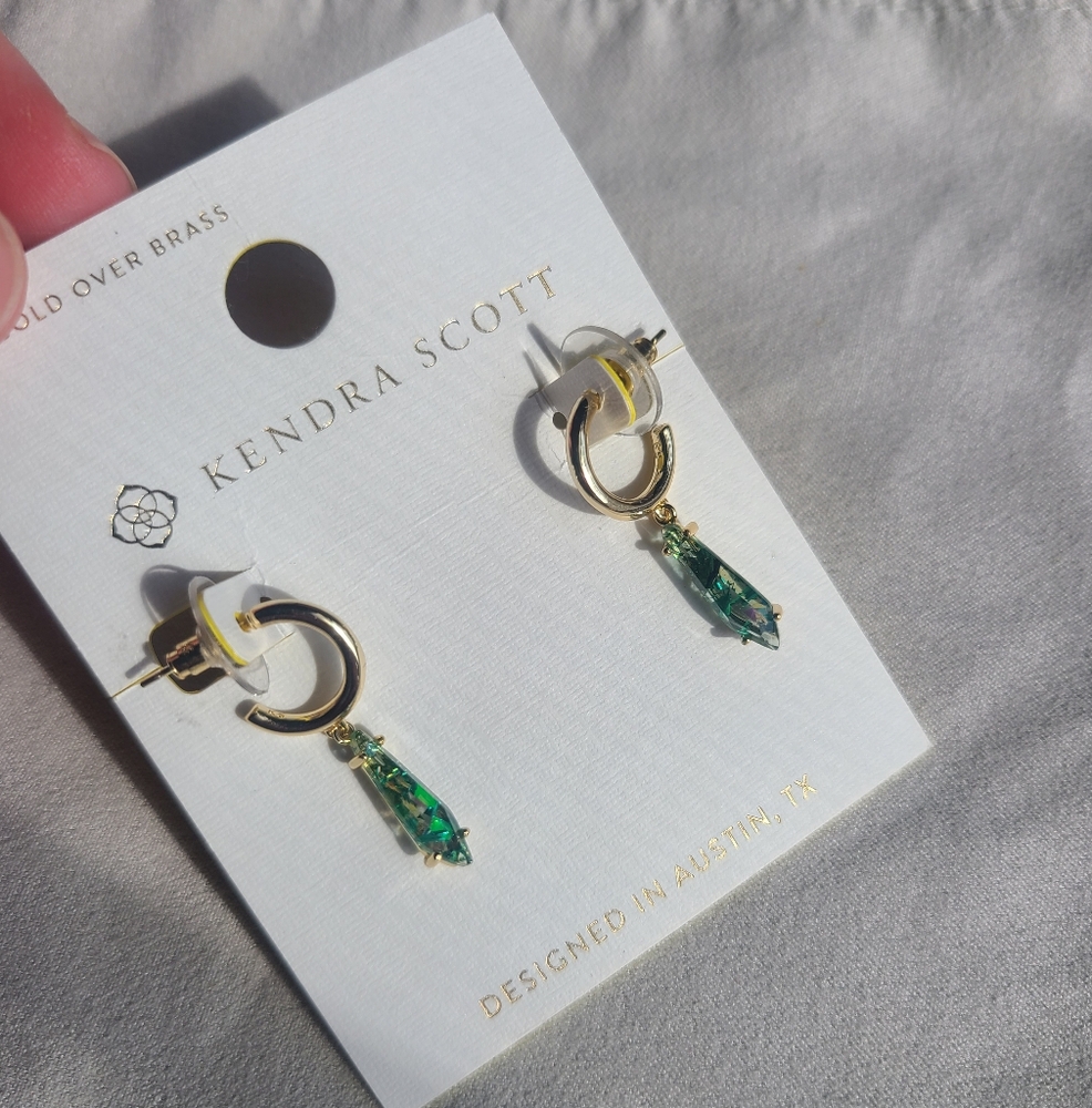 NWT Kendra Scott x Target Indie Huggie Earrings in Green Glass & Gold